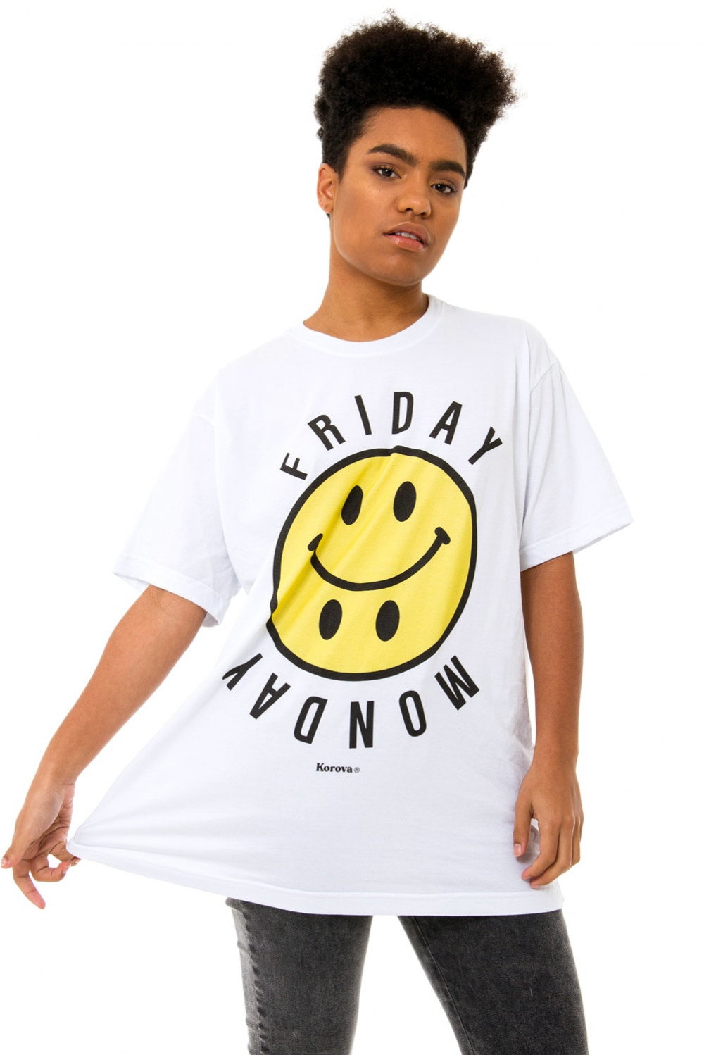 Camiseta (regular) Korova Friday Monday Branca