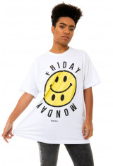 Camiseta (regular) Korova Friday Monday Branca