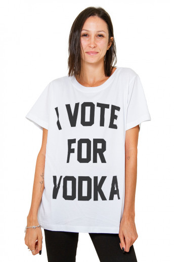 Camiseta Korova I Vote for Vodka Branca