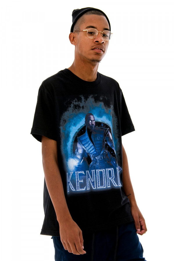 Camiseta (regular) Mortal Kombat Kendrick Preta